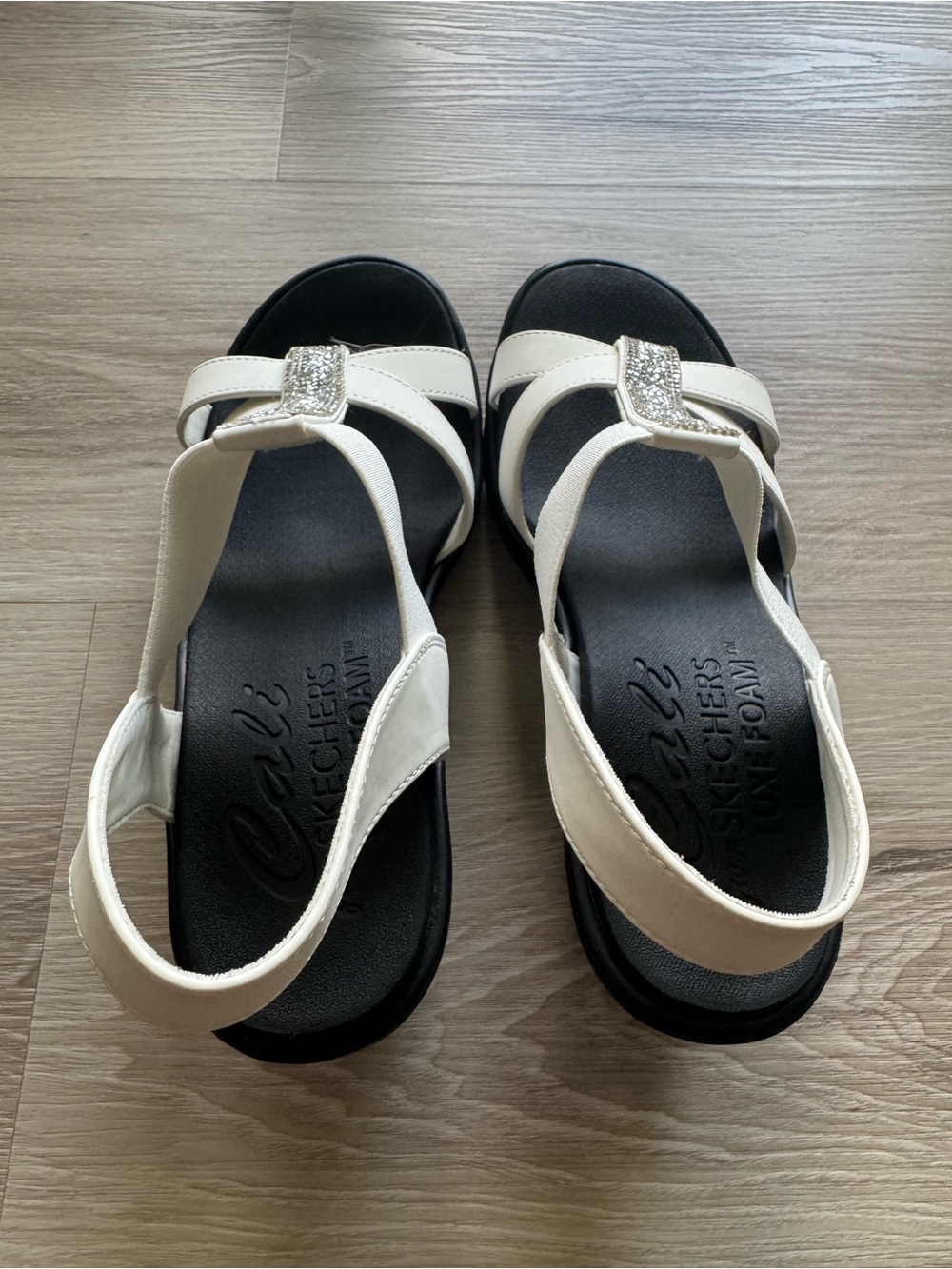 Sketchers Embellished White Slingback Sandals for Women Size 7 - Picture 3 of 8